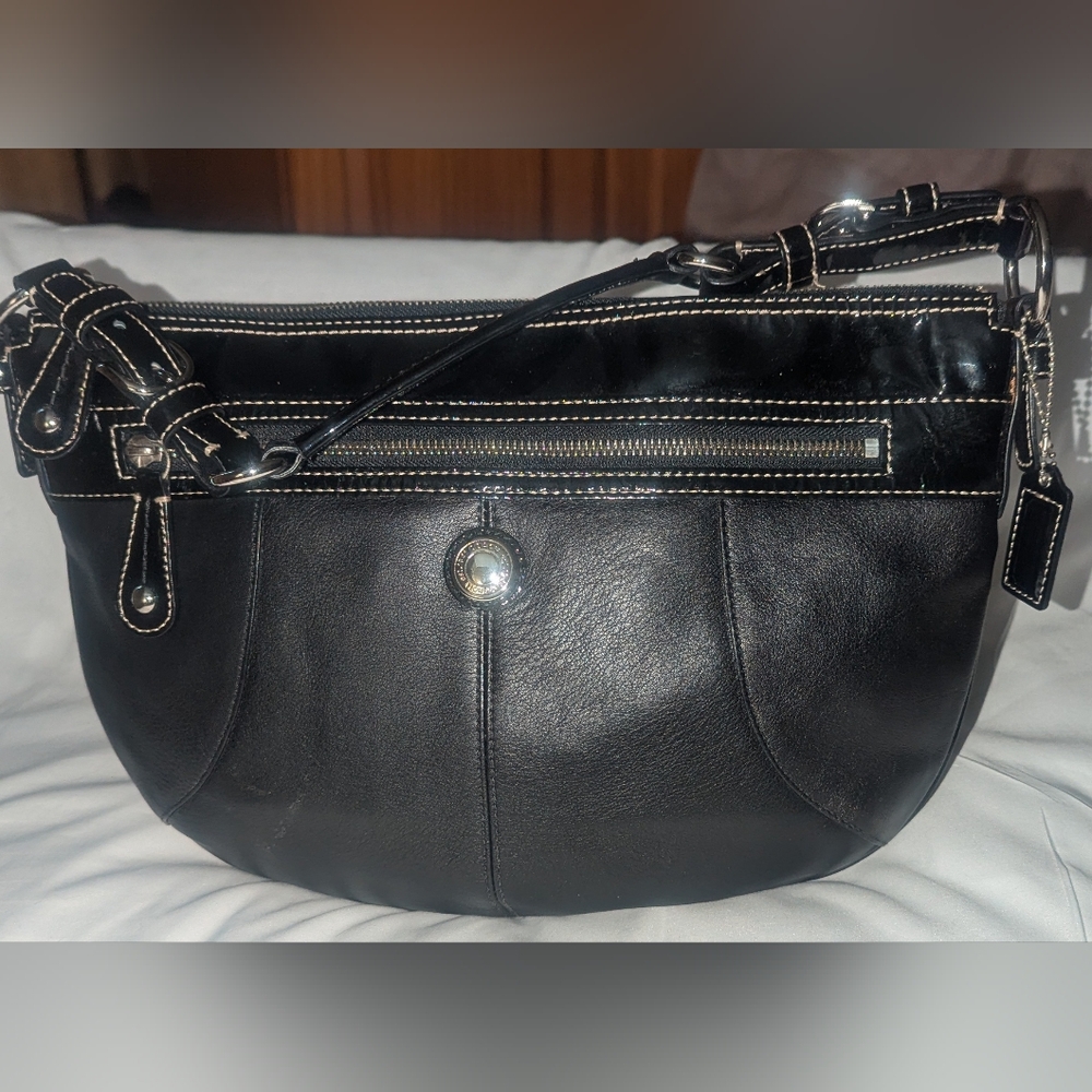 Coach Black Leather Laura Hobo Y2K with Silver Details. F 14886